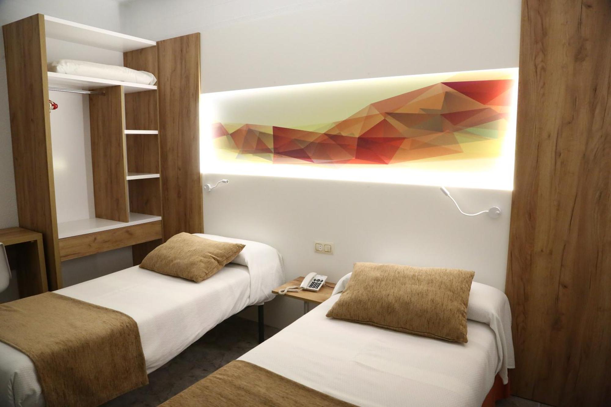 Hostal Real Пласенсия Екстериор снимка