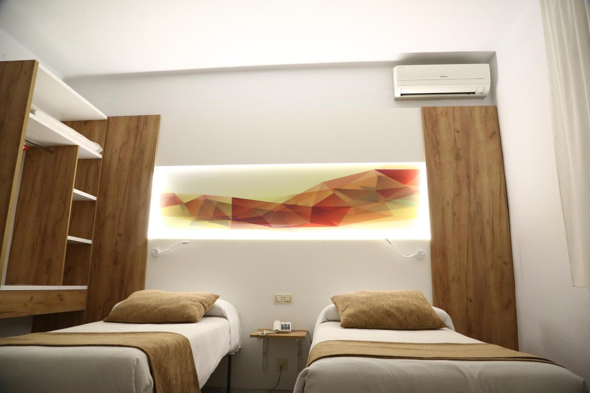 Hostal Real Пласенсия Екстериор снимка