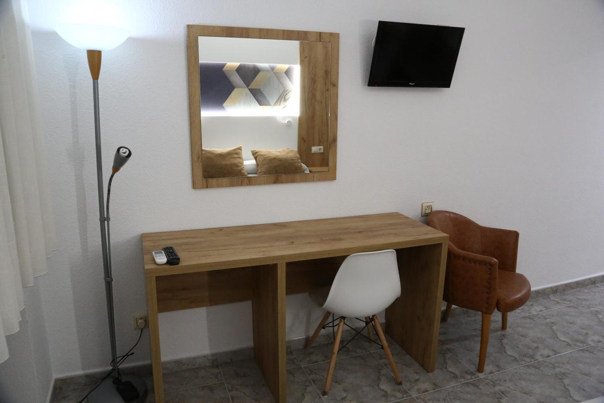 Hostal Real Пласенсия Екстериор снимка