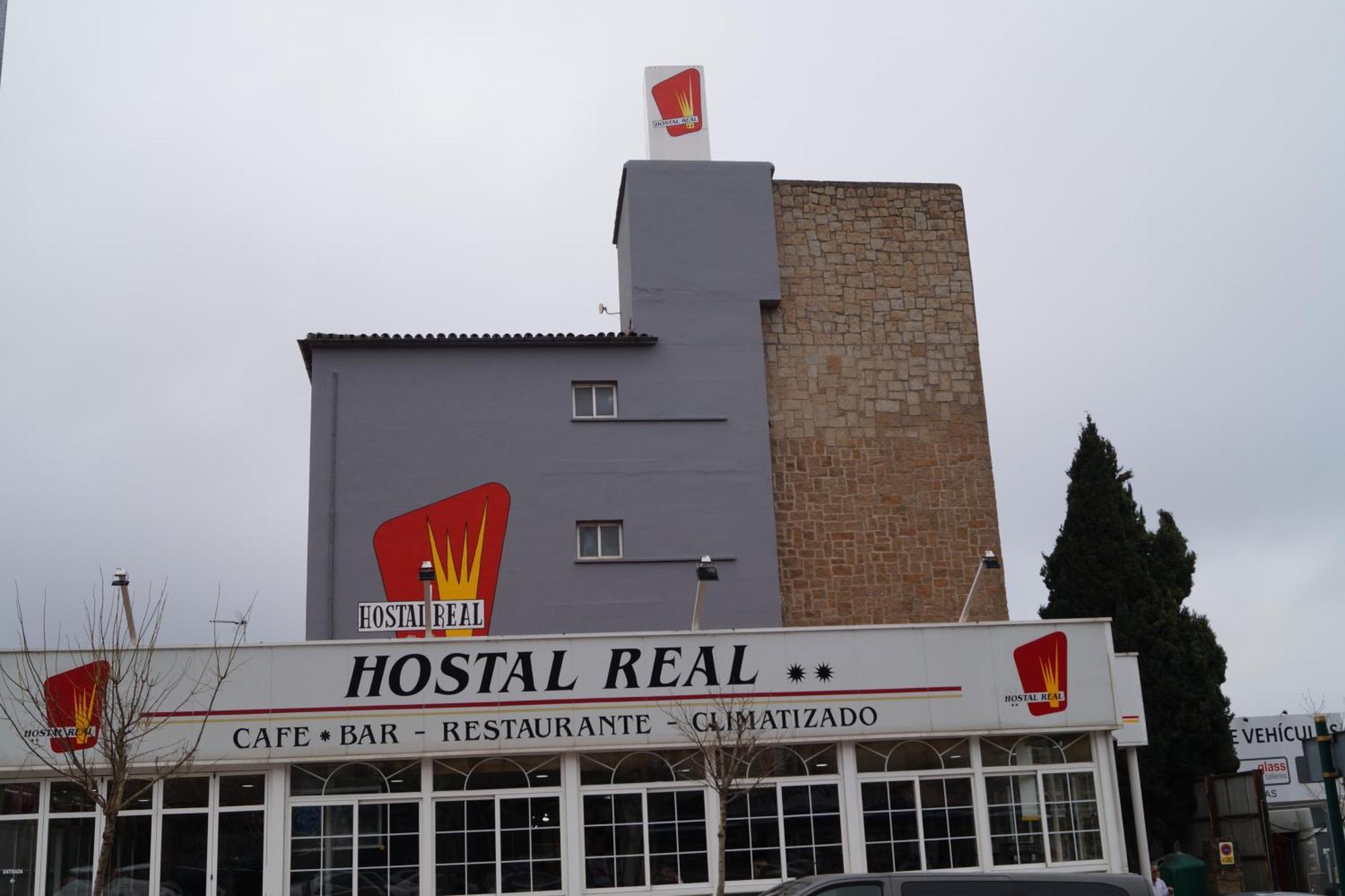 Hostal Real Пласенсия Екстериор снимка